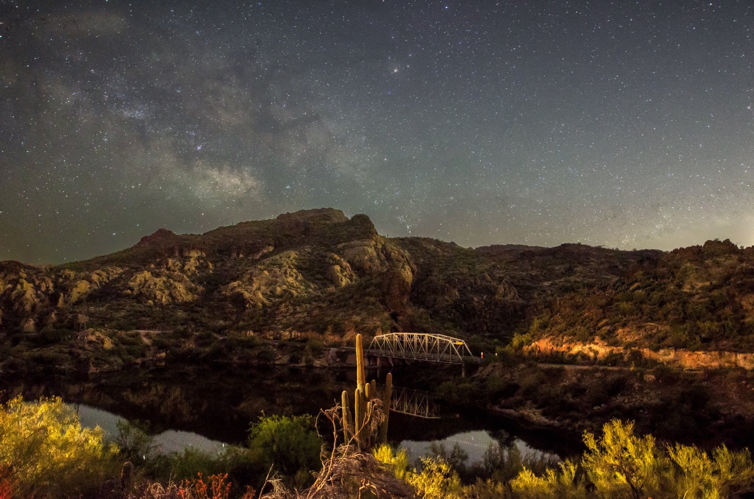 Canyon_Lake_night.jpg