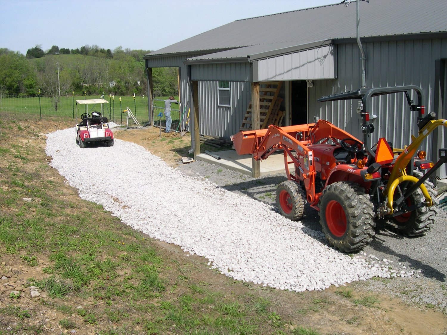 Gravel down T wiring 13 Apr 2017.JPG