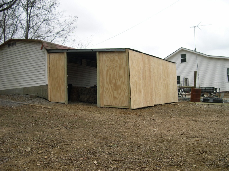 Loafing shed rear 28 Nov 2016.JPG