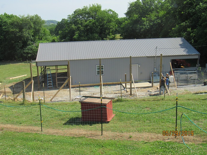 Poles going Up 29 May 2019.JPG