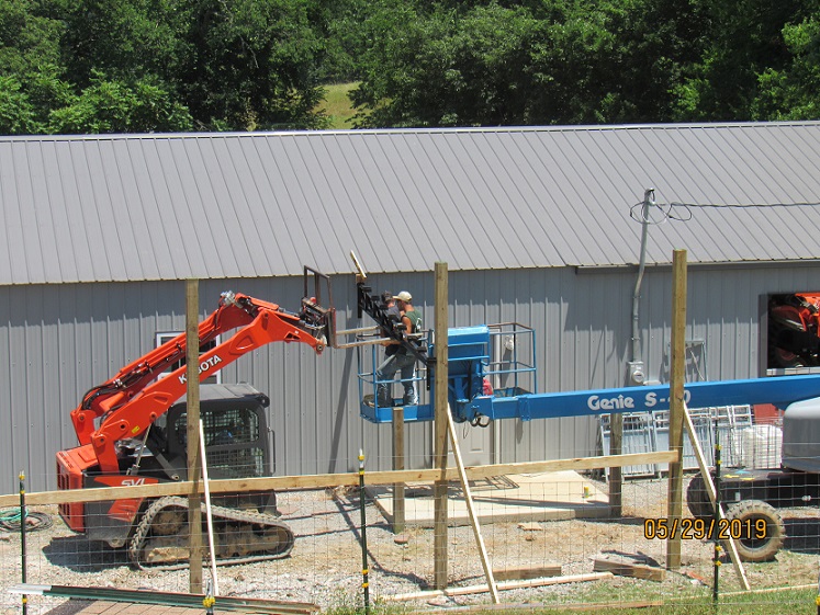 Trusses going up 29 May 2019.JPG